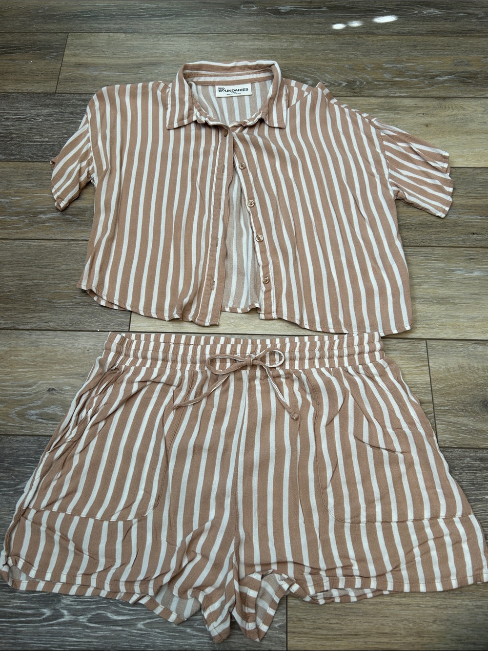 No Boundaries Brown & White Striped short Set M